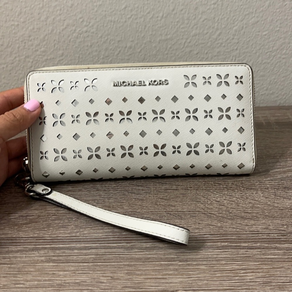Michael kors wallet